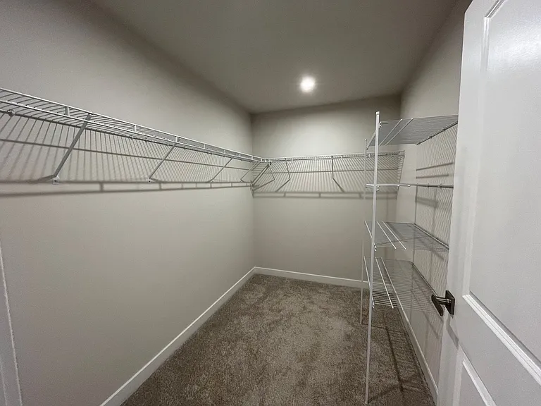 4184 Farmfield Dr — Photo 16