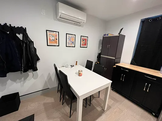 Rented by Delmark Realty LLC | media 30