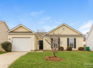8823 Treyburn Dr, Charlotte, NC 28216
