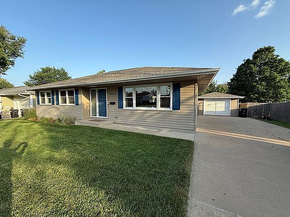 2nd image of 3035 19th Ave