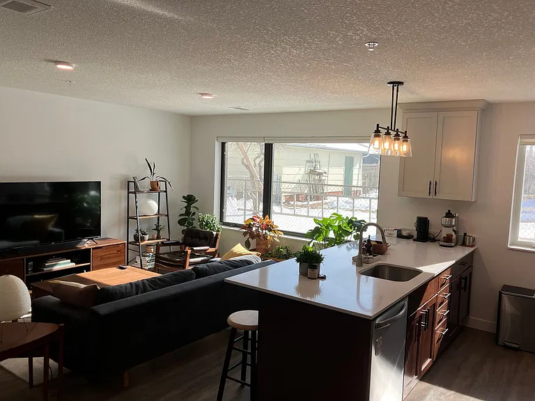 Solstice Apartments — Photo 38