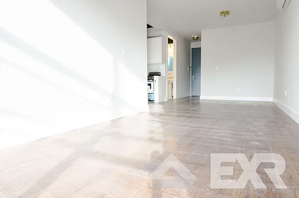 Rented by EXR | media 26