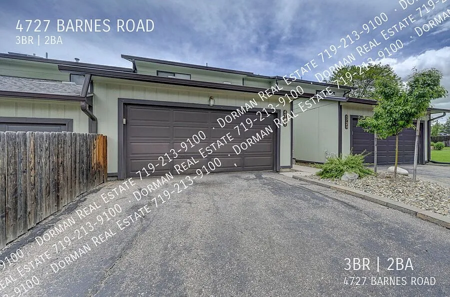 Cute 3 bedroom townhome by Doherty HS! — Photo 2