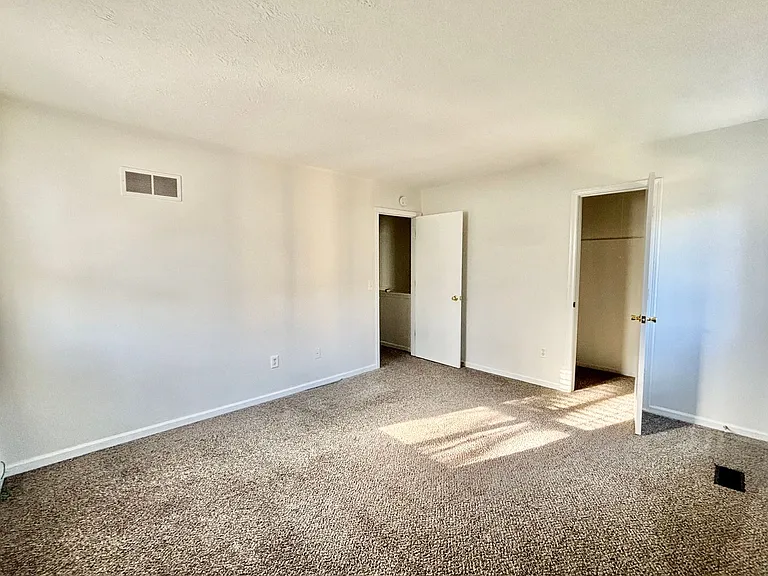 4420 Jarboe St — Photo 16