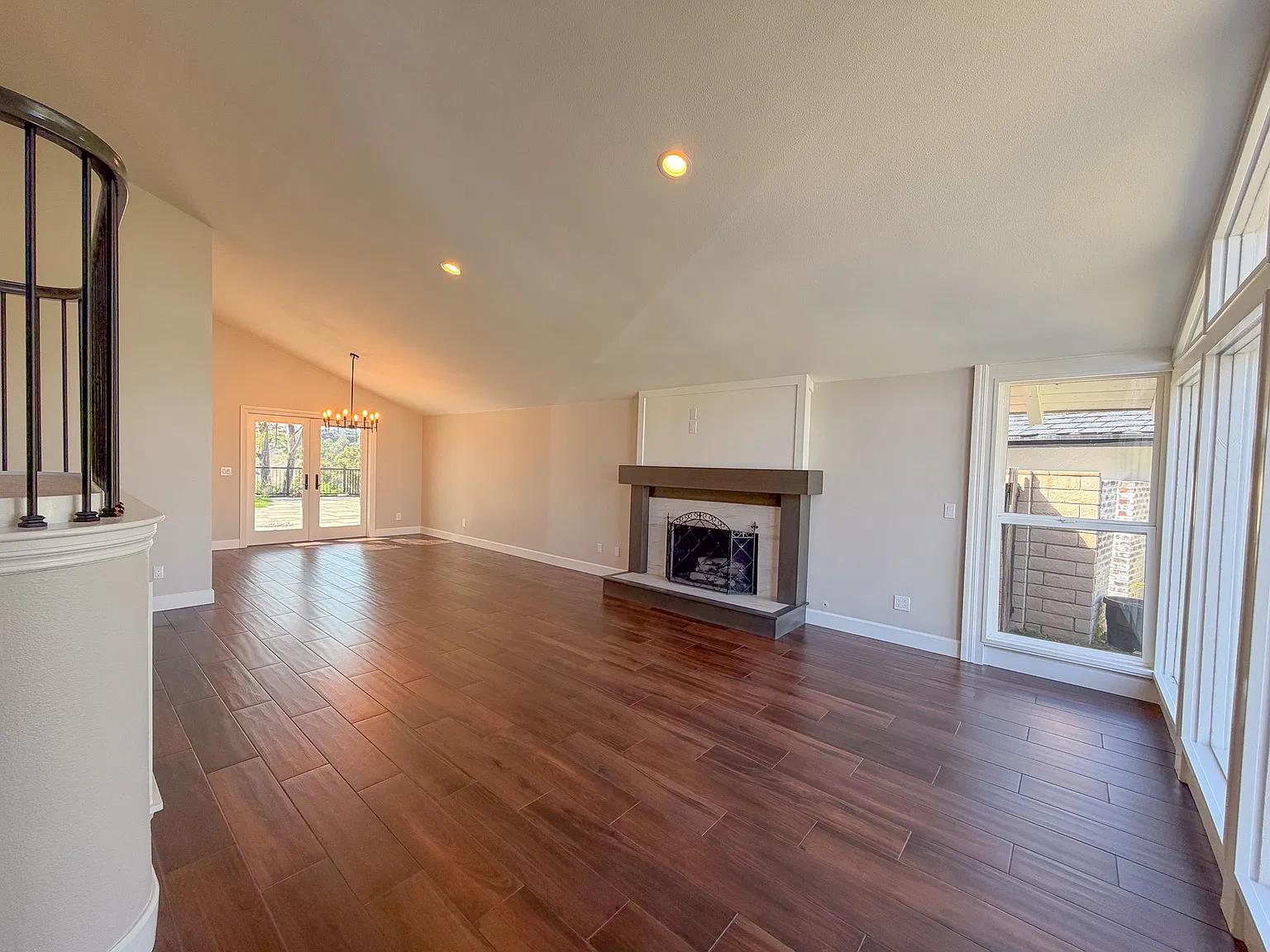 5 bed, 3.5 bath, 2759 sqft, $7,200 — Photo 2