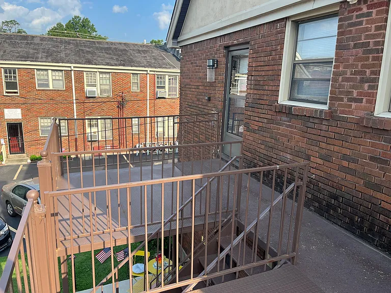 1861 Poplar Ave #5 — Photo 12