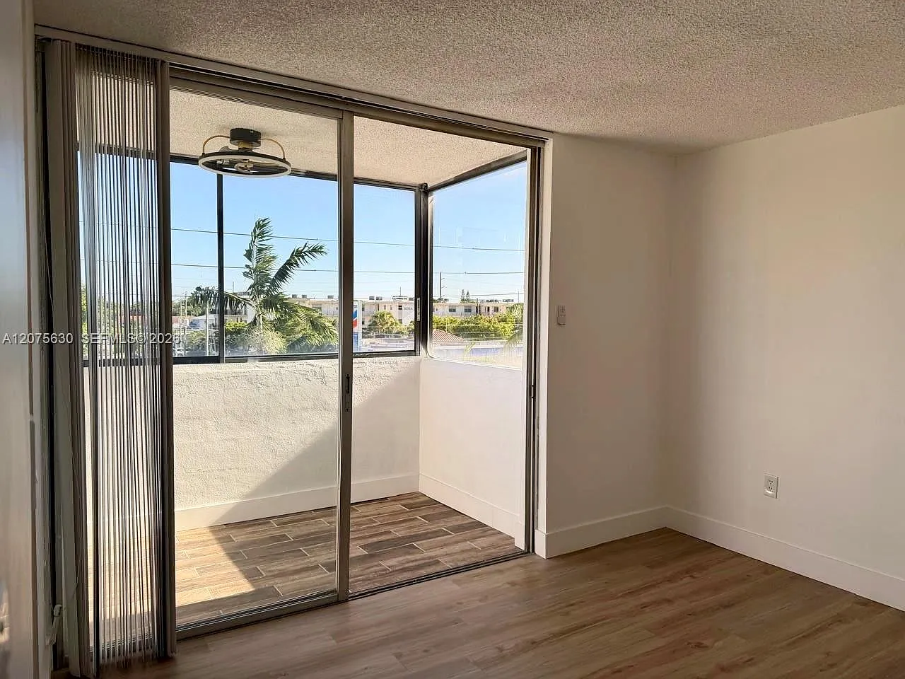 Half Moon Towers Condo — Photo 4