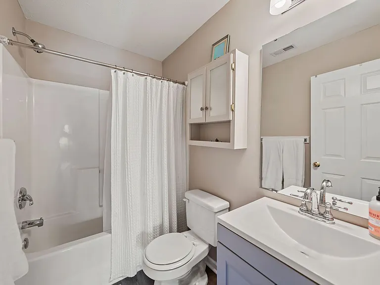 419 Gladstone Dr — Photo 11