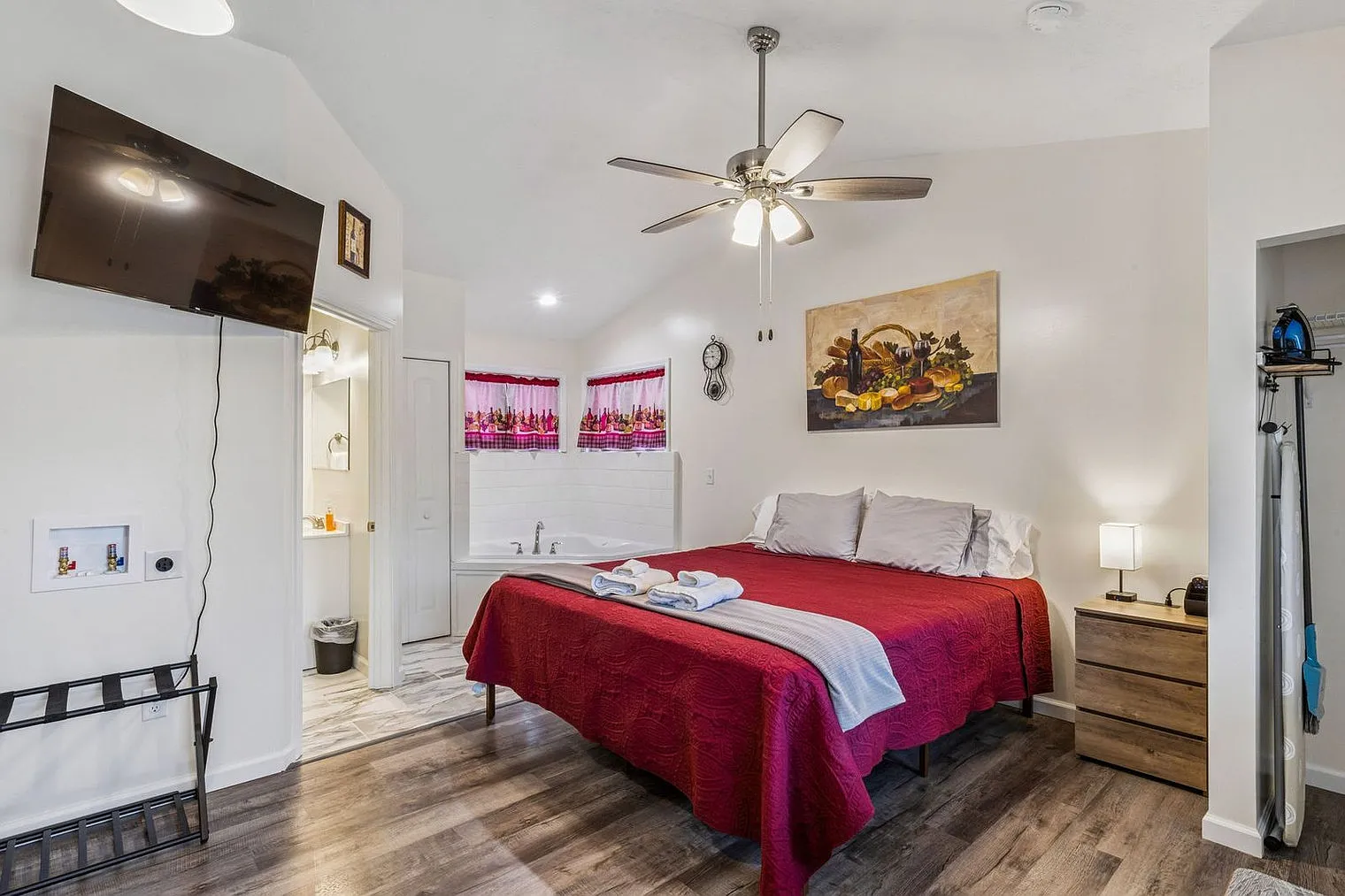 Studio, 1.0 bath, 721 sqft, $2,465 — Photo 1