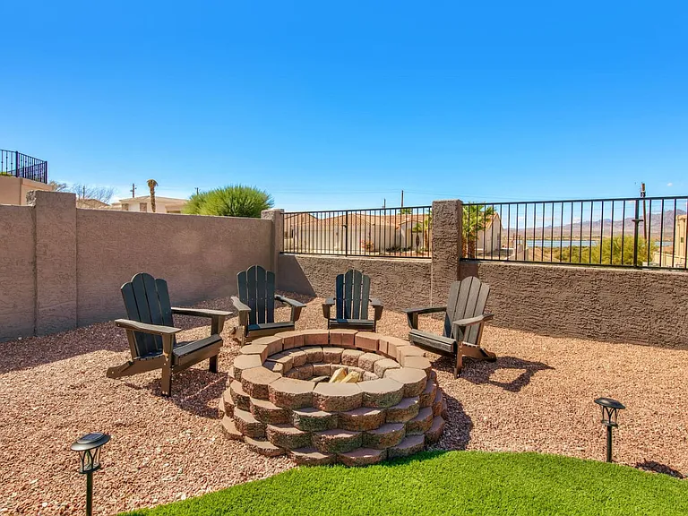 1800 Burgundy Dr — Photo 52
