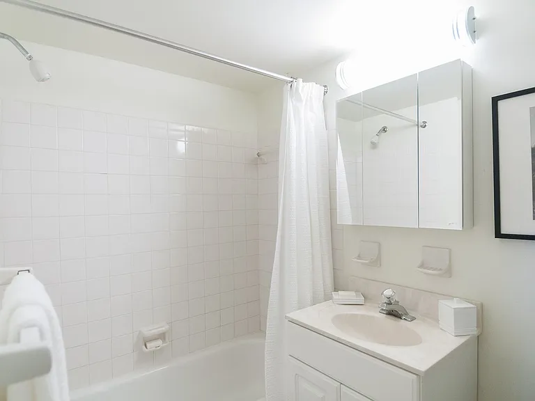 Metropolitan East Goshen — Photo 24