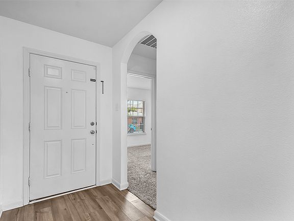 2nd image of 3083 Chillingham Dr