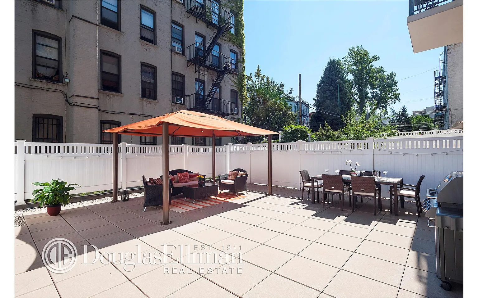 155 15th St APT 1A photo 1