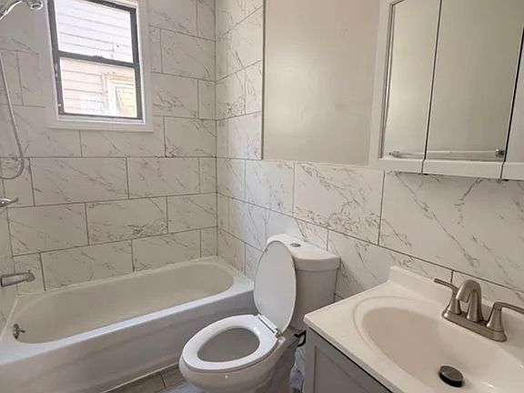5th image of 203 N 15th St #3L