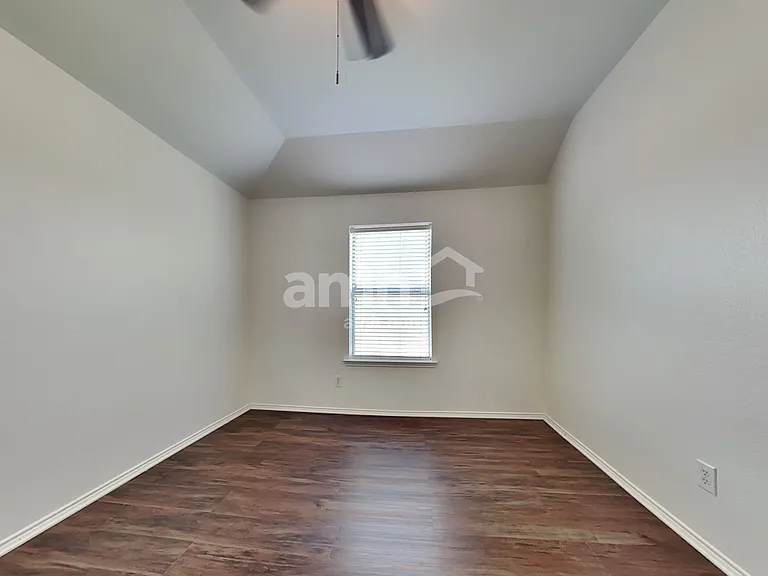 429 Bell Dr — Photo 16