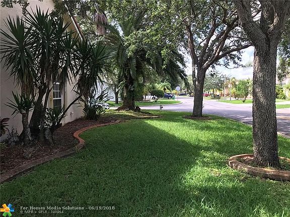 2nd image of 5767 NW 54th Pl