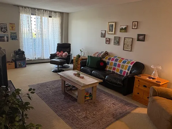 205 Oxford St E #1104, London, ON N6A 5G5