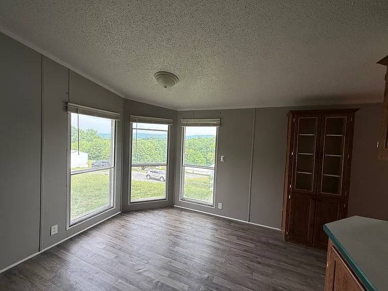 125 Middle Ave #40 — Photo 10