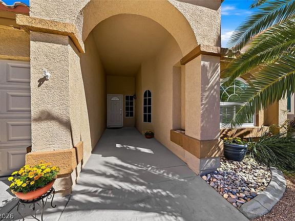 2nd image of 10 Rising Sun Ct