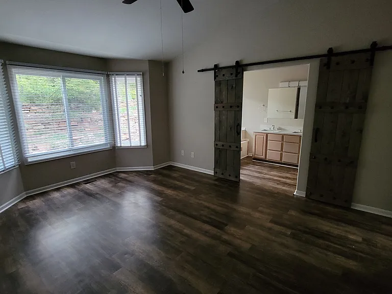 1110 Beta Loop — Photo 8