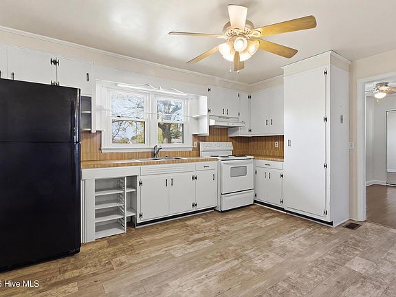 3rd image of 204 Glenburnie Drive