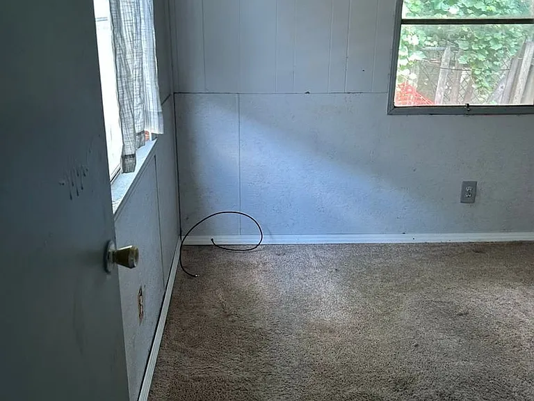 23765 Lawrence Ave — Photo 43