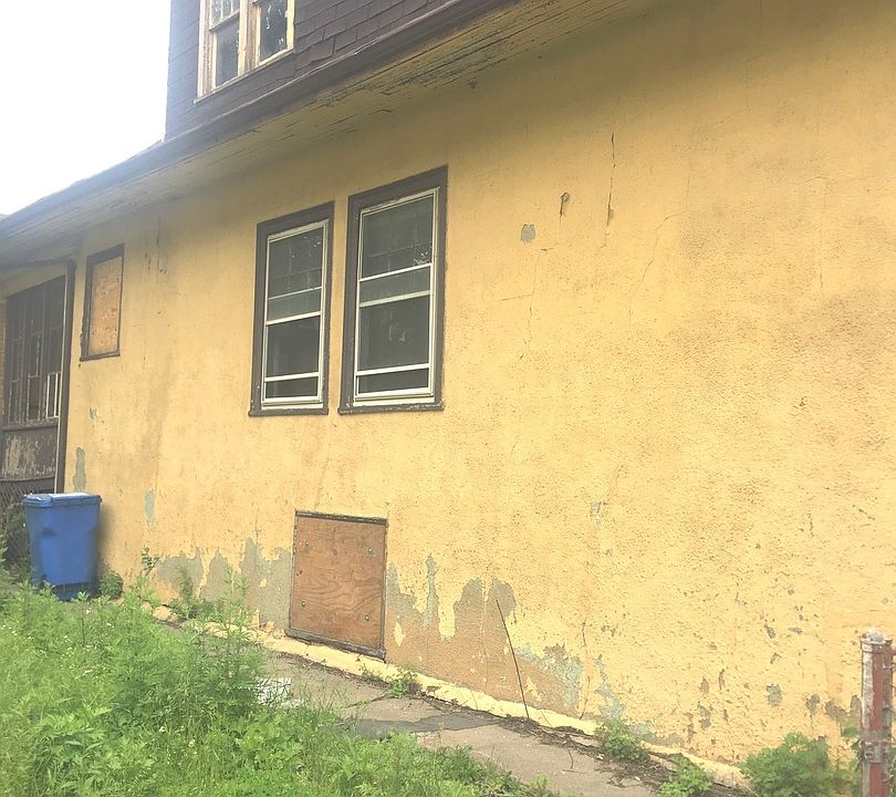 2nd image of 11205 S Vernon Ave