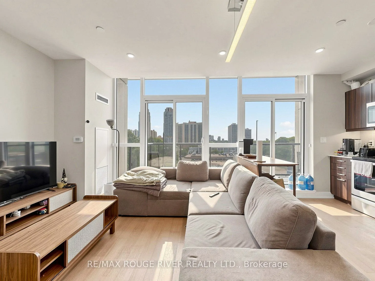 2 bed, $3,000 — Photo 2