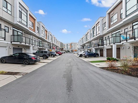 4th image of 46150 Thomas Rd #409