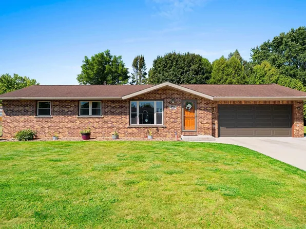 1307 Sunray Ln, Green Bay, WI 54313