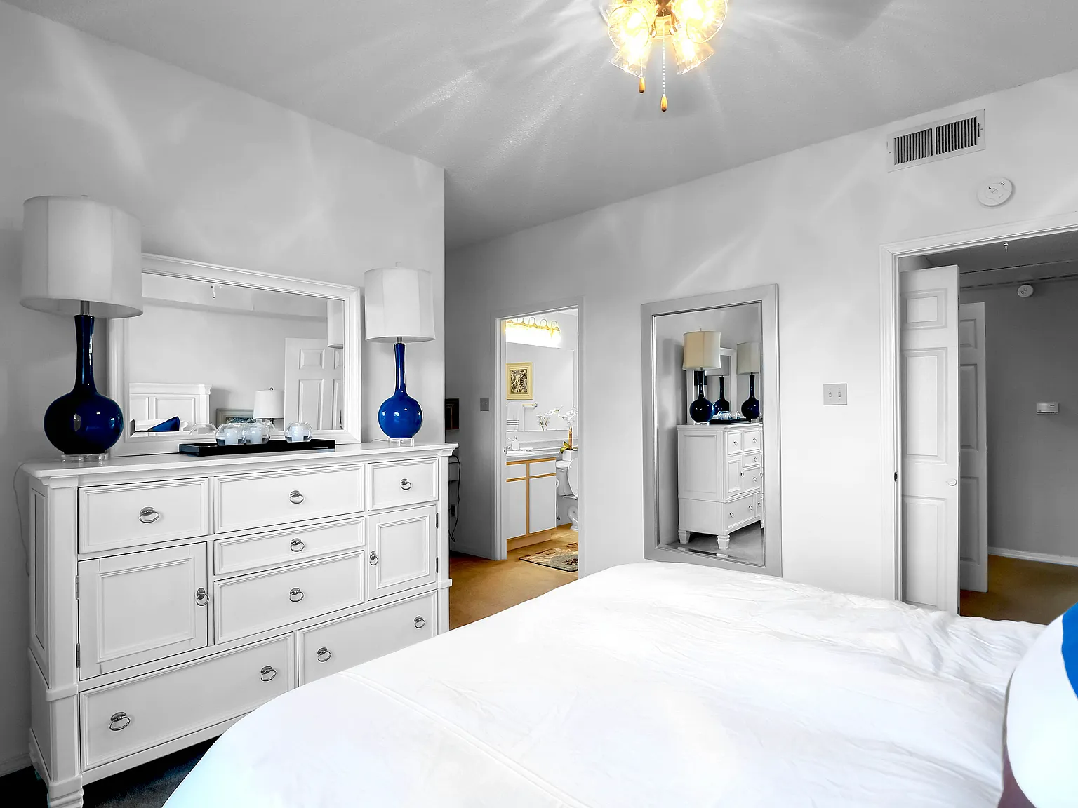 The Grove at Pleasant Valley Apartment Homes — Photo 3