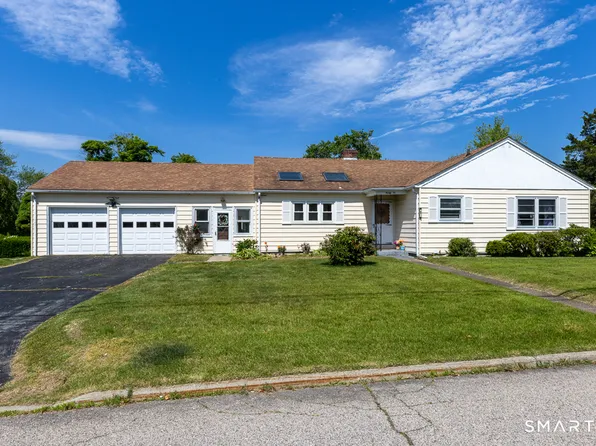 22 Jordan Terrace, Waterford, CT 06385