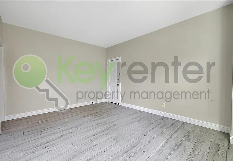 1119 Lochbrae Rd #1 — Photo 26