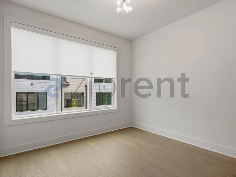 425 S Walker St — Photo 38