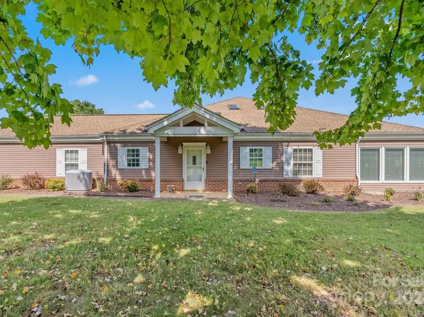 2B Heather Way, Candler, NC 28715