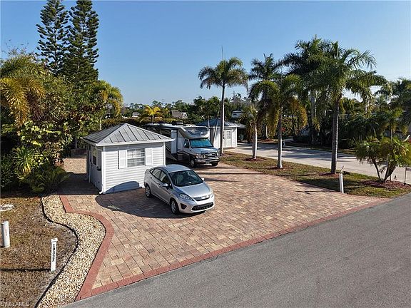 2nd image of 10337 Nightwood Dr.