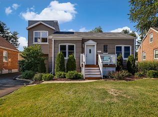 1627 Maple Ave, Downers Grove, IL 60515