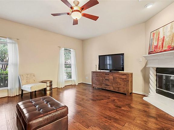 2nd image of 5825 Pisa Ln