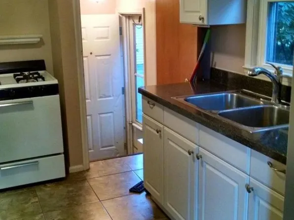 11414 Arcola St, Livonia, MI 48150