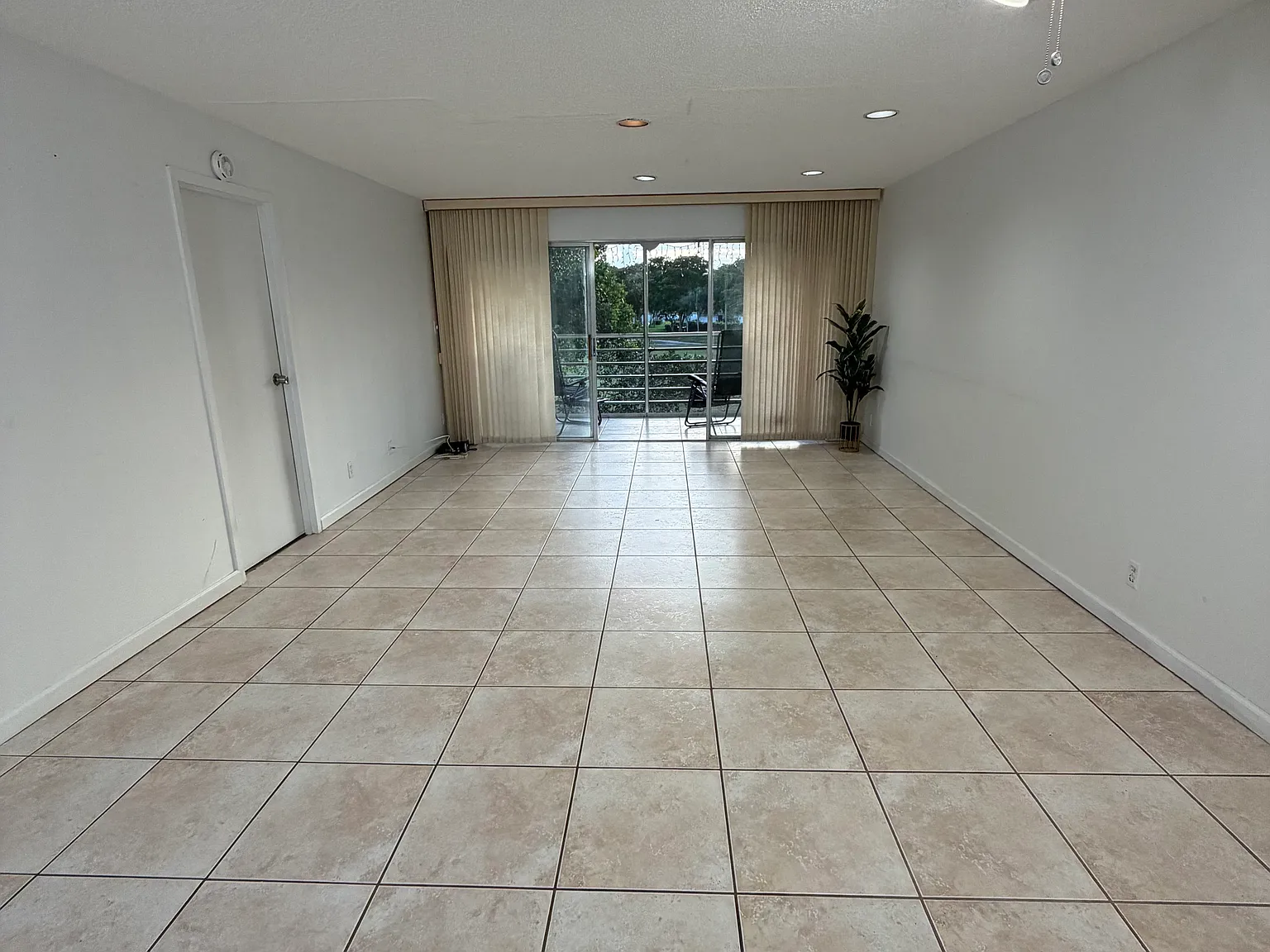 Lagos De Campo Blvd, Tamarac — Photo 4