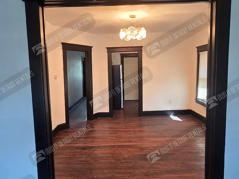 2982 Vicksburg St — Photo 8