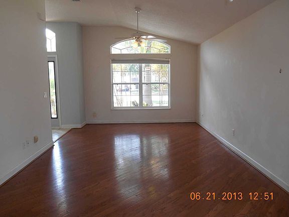 2nd image of 680 Sunset Lakes Dr