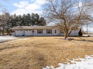 5081 Williams Rd, Hartford, WI 53027