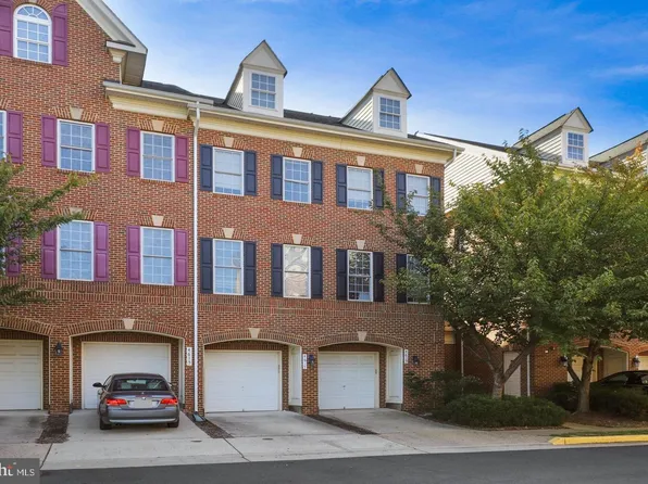 4617 Hummingbird Ln #110, Fairfax, VA 22033