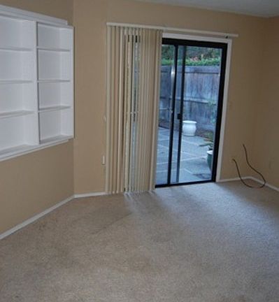 5th image of 2054 University Park Dr