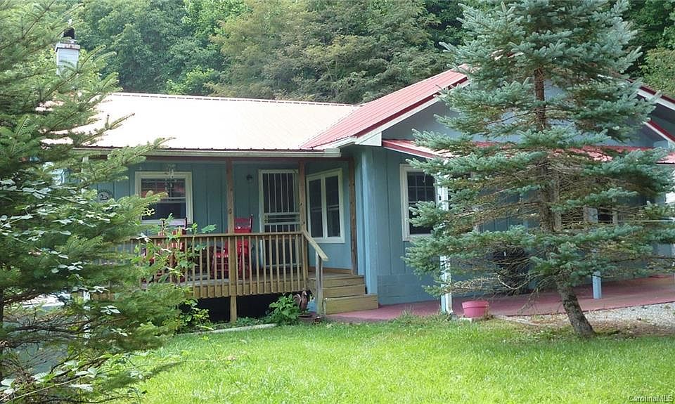 1st image of 7 Dogwood Ln