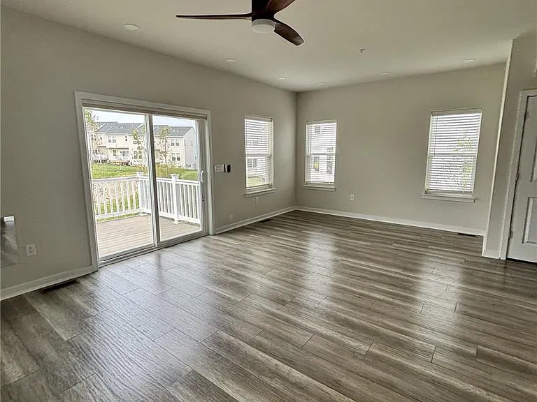 7569 Clayton Ave — Photo 3