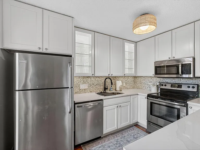 1700 Embassy Dr #103 — Photo 25