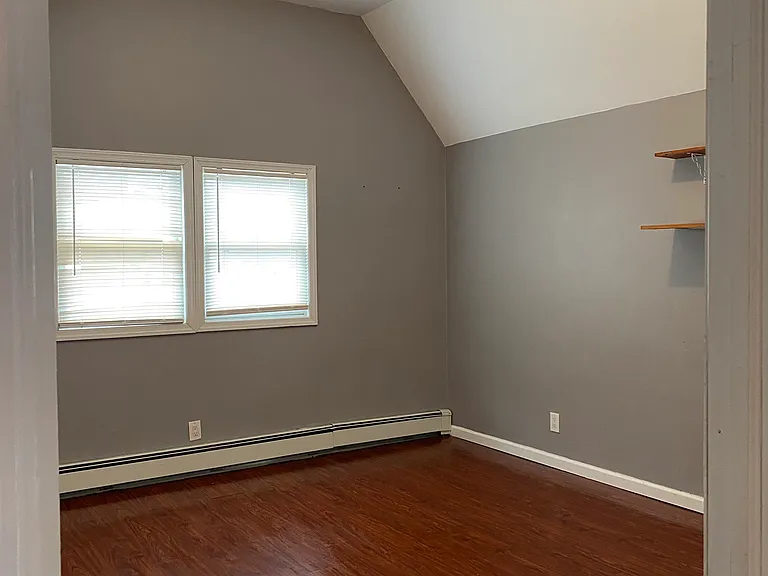 Locust Dr — Photo 6