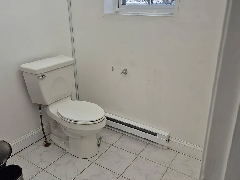 807 Sarah St #E — Photo 13